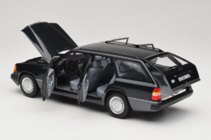 Mercedes 300 D W124 Kombi Černý Norev 1:18 183960 Kov – obrázek 5 z 8