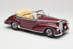 Mercedes 300 SC W188 Kabriolet Tmavě Červený KK-Scale 1:18 KKDC180942 Kov – obrázek 4 z 6