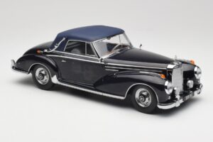 Mercedes 300 SC W188 Kabriolet Softtop Tmavě Modrý KK-Scale 1:18 KKDC180944 Kov – obrázek 4 z 6