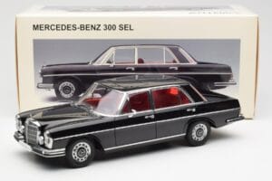 Mercedes 300 SEL 6.3 W109 Černý AUTOart 1:18 76140 Kov – obrázek 8 z 8