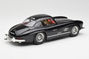 Mercedes 300 SL W198 Černý Bburago 1:18 35791 Kov – obrázek 3 z 8