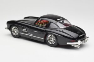 Mercedes 300 SL W198 Černý Bburago 1:18 35791 Kov – obrázek 7 z 8
