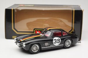 Mercedes 300 SL #38 1954 Bburago 1:18 3015-M1 Kov – obrázek 8 z 8