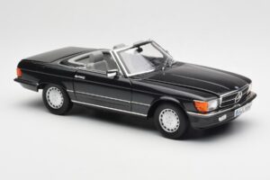 Mercedes 300 SL R107 Černý Pearl Edice Dealer Norev 1:18 B66040678 Kov – obrázek 8 z 10