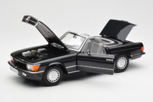 Mercedes 300 SL R107 Černý Pearl Edice Dealer Norev 1:18 B66040678 Kov – obrázek 2 z 10
