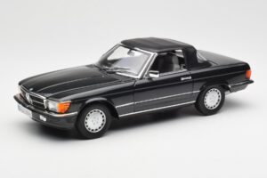 Mercedes 300 SL R107 Černý Pearl Edice Dealer Norev 1:18 B66040678 Kov – obrázek 3 z 10