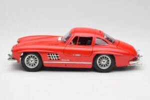 Mercedes 300 SL Červený Bburago 1:18 3015 Kov – obrázek 4 z 8