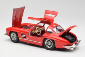 Mercedes 300 SL Červený Bburago 1:18 3015 Kov – obrázek 5 z 8