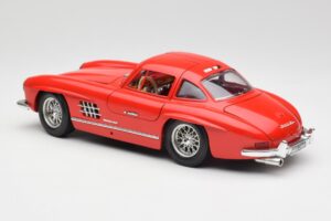 Mercedes 300 SL Červený Bburago 1:18 3015 Kov – obrázek 7 z 8