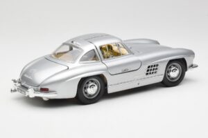 Mercedes 300 SL Stříbrný Bburago 1:18 3013 Kov – obrázek 3 z 8