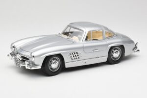 Mercedes 300 SL Stříbrný Bburago 1:18 3013 Kov