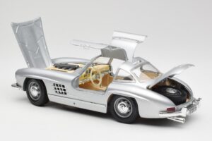 Mercedes 300 SL Stříbrný Bburago 1:18 3013 Kov – obrázek 5 z 8