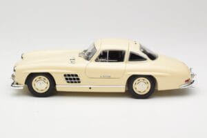 Mercedes 300 SL W198 Krémový Minichamps 1:18 110037212 Kov – obrázek 4 z 8