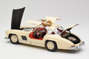Mercedes 300 SL W198 Krémový S Červeným Interiérem Minichamps 1:18 180039002 Kov – obrázek 5 z 8