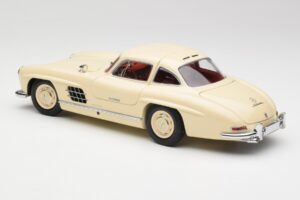 Mercedes 300 SL W198 Krémový S Červeným Interiérem Minichamps 1:18 180039002 Kov – obrázek 7 z 8