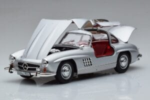 Mercedes 300 SL W198 Gullwing Norev 1:18 183850 Kov – obrázek 2 z 8