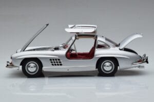 Mercedes 300 SL W198 Gullwing Norev 1:18 183850 Kov – obrázek 4 z 8