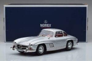 Mercedes 300 SL W198 Gullwing Norev 1:18 183850 Kov – obrázek 8 z 8