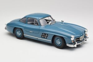 Mercedes 300 SL W198 Světle Modrý Minichamps 1:18 180039007 Kov – obrázek 6 z 8