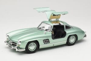 Mercedes 300 SL W198 Gullwing Light Green Metallic Minichamps 1:18 110037221 Kov – obrázek 2 z 8