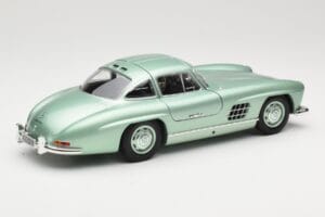 Mercedes 300 SL W198 Gullwing Light Green Metallic Minichamps 1:18 110037221 Kov – obrázek 3 z 8