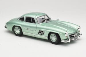 Mercedes 300 SL W198 Gullwing Light Green Metallic Minichamps 1:18 110037221 Kov – obrázek 6 z 8