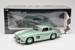 Mercedes 300 SL W198 Gullwing Light Green Metallic Minichamps 1:18 110037221 Kov – obrázek 8 z 8