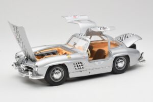 Mercedes 300 SL W198 #295 1954 Bburago 1:18 32813 Kov – obrázek 2 z 8