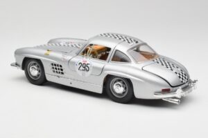 Mercedes 300 SL W198 #295 1954 Bburago 1:18 32813 Kov – obrázek 7 z 8