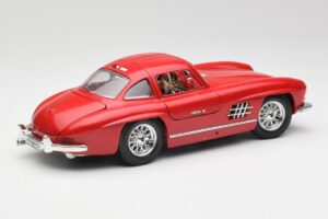 Mercedes 300 SL W198 Red Metallic Bburago 1:18 3013-M1 Kov – obrázek 3 z 8