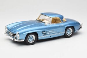Mercedes 300 SL W198 Roadster Hardtop Light Blue Metallic Minichamps 1:18 180039042 Kov – obrázek 3 z 9