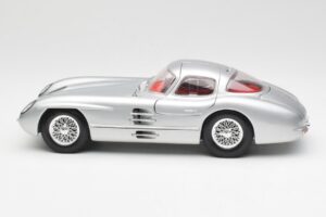 Mercedes 300 SLR Uhlenhaut Coupé Stříbrný Maisto 1:18 536898 Kov – obrázek 4 z 8