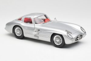 Mercedes 300 SLR Uhlenhaut Coupé Stříbrný Maisto 1:18 536898 Kov – obrázek 6 z 8