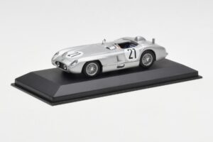 Mercedes 300 SLR #21 K. Kling / A. Simon 24 Hours of Le Mans 1955 Minichamps 1:43 432553021 Kov – obrázek 2 z 4