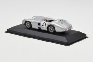 Mercedes 300 SLR #21 K. Kling / A. Simon 24 Hours of Le Mans 1955 Minichamps 1:43 432553021 Kov – obrázek 3 z 4