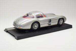 Mercedes 300 SLR Stříbrný Revell 1:12 08851 Kov – obrázek 3 z 8