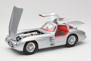 Mercedes 300 SLR Uhlenhaut Coupe Stříbrný Maisto 1:18 36898 Kov – obrázek 2 z 8