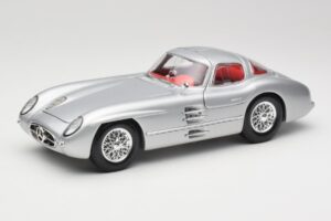 Mercedes 300 SLR Uhlenhaut Coupe Stříbrný Maisto 1:18 36898 Kov