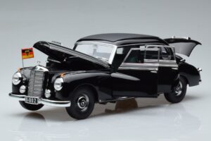 Mercedes 300 W186 Konrad Adenauer Norev 1:18 183707 Kov – obrázek 2 z 9