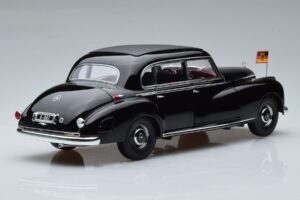 Mercedes 300 W186 Konrad Adenauer Norev 1:18 183707 Kov – obrázek 3 z 9
