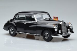 Mercedes 300 W186 Konrad Adenauer Norev 1:18 183707 Kov – obrázek 6 z 9