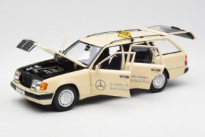 Mercedes 300D S124 T-Model Světlá Slonová Kost Taxi Edice Dealer Norev 1:18 B66040702 Kov – obrázek 2 z 8