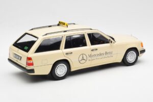 Mercedes 300D S124 T-Model Světlá Slonová Kost Taxi Edice Dealer Norev 1:18 B66040702 Kov – obrázek 3 z 8