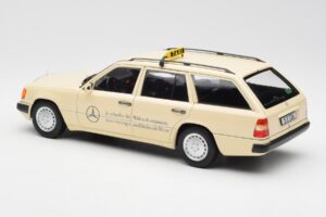 Mercedes 300D S124 T-Model Světlá Slonová Kost Taxi Edice Dealer Norev 1:18 B66040702 Kov – obrázek 7 z 8