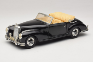Mercedes 300S Černý Maisto 1:18 52116-P1 Kov