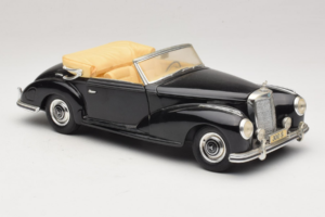 Mercedes 300S Černý Maisto 1:18 52116-P1 Kov – obrázek 6 z 8
