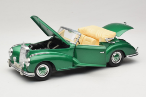 Mercedes 300S Cabriolet Green Metallic Maisto 1:18 52116 Kov – obrázek 2 z 7