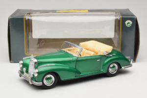 Mercedes 300S Cabriolet Green Metallic Maisto 1:18 52116 Kov – obrázek 7 z 7