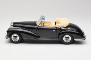 Mercedes 300SC W188 Obsidian Černý Maisto 1:18 806B Kov – obrázek 4 z 8
