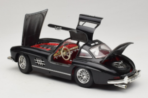 Mercedes 300SL Černý Bburago 1:18 3015-M3 Kov – obrázek 5 z 8